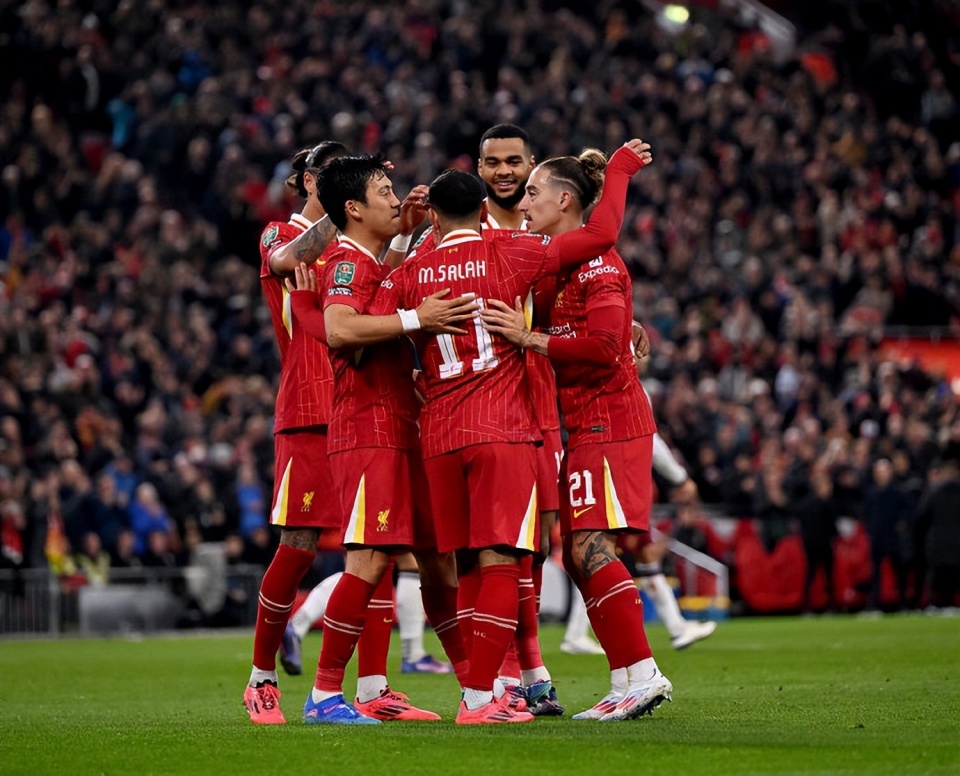 关于阿森纳主场大捷，球员赛后激动庆祝胜利，名称最后一种详细.的信息